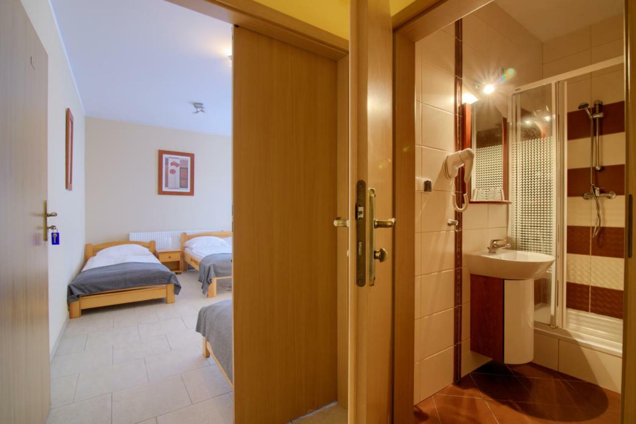 Hôtel Nawigator à Miedzyzdroje Extérieur photo